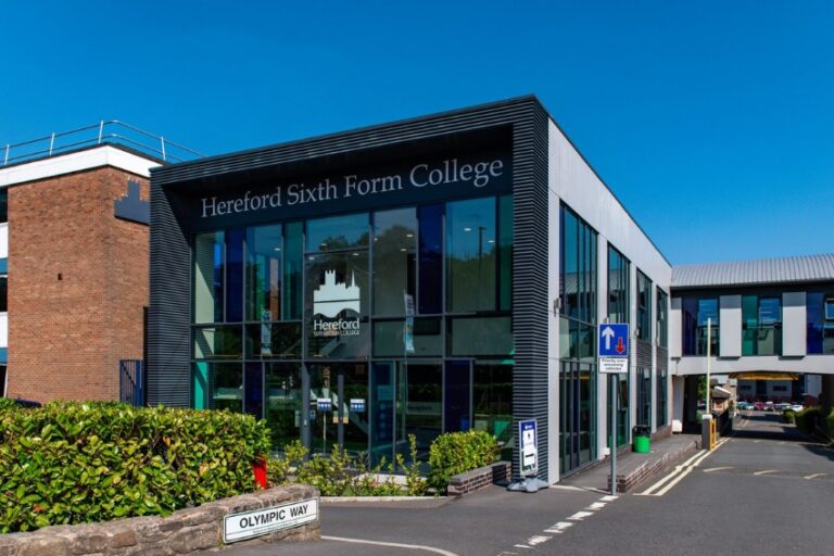 Top 8 Best Sixth Form Colleges in the UK - Edumentors