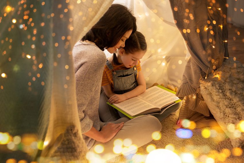 How to Teach a Child to Read: parent reading to a child