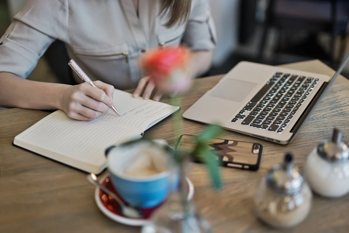 How to Overcome Writer’s Block and Write College Essays Faster
