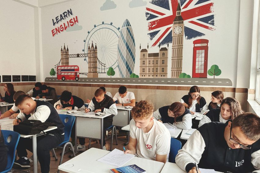 structural features: effects on readers